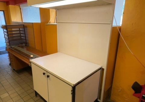 Workbench with integrated lighting - EIRI