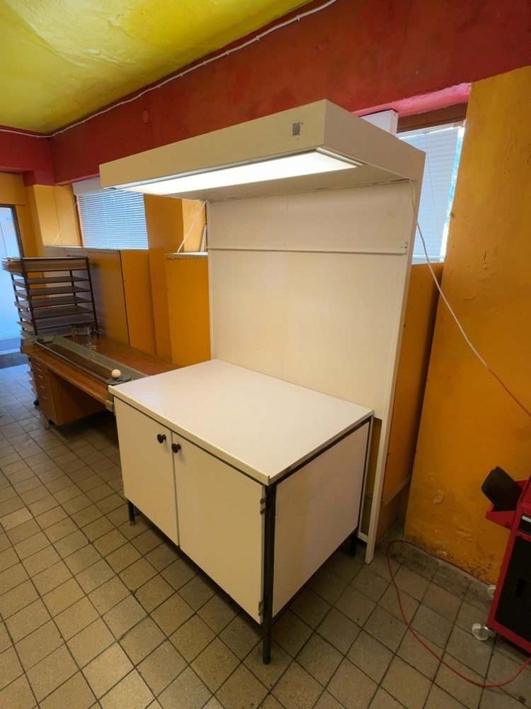 1535990-1 Workbench with integrated lighting - EIRI