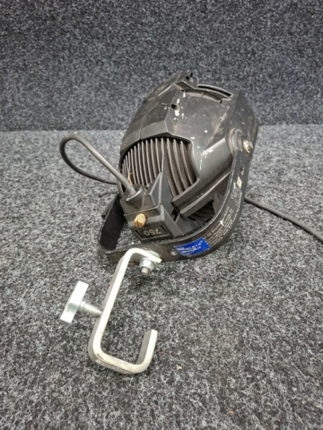 1570540-2 2 stage spotlights CE Source Four PARnel-EA