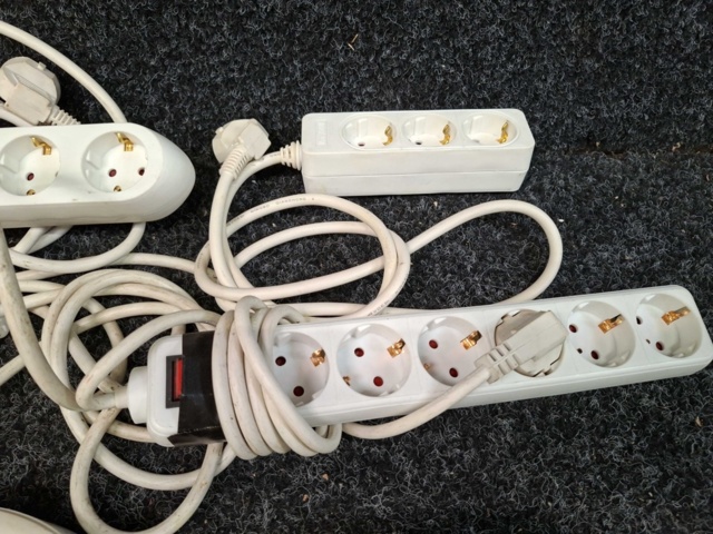 1570541-4 Cord reels, power strips & extension cords