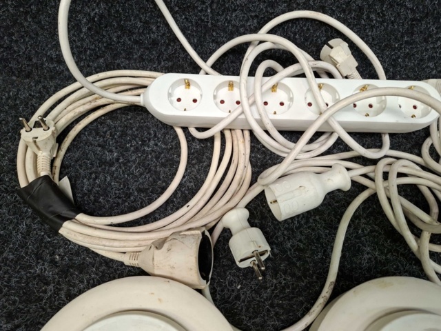 1570541-5 Cord reels, power strips & extension cords