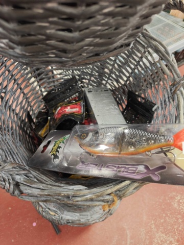 1485587-4 Fishing equipment bait and lures, mixed models