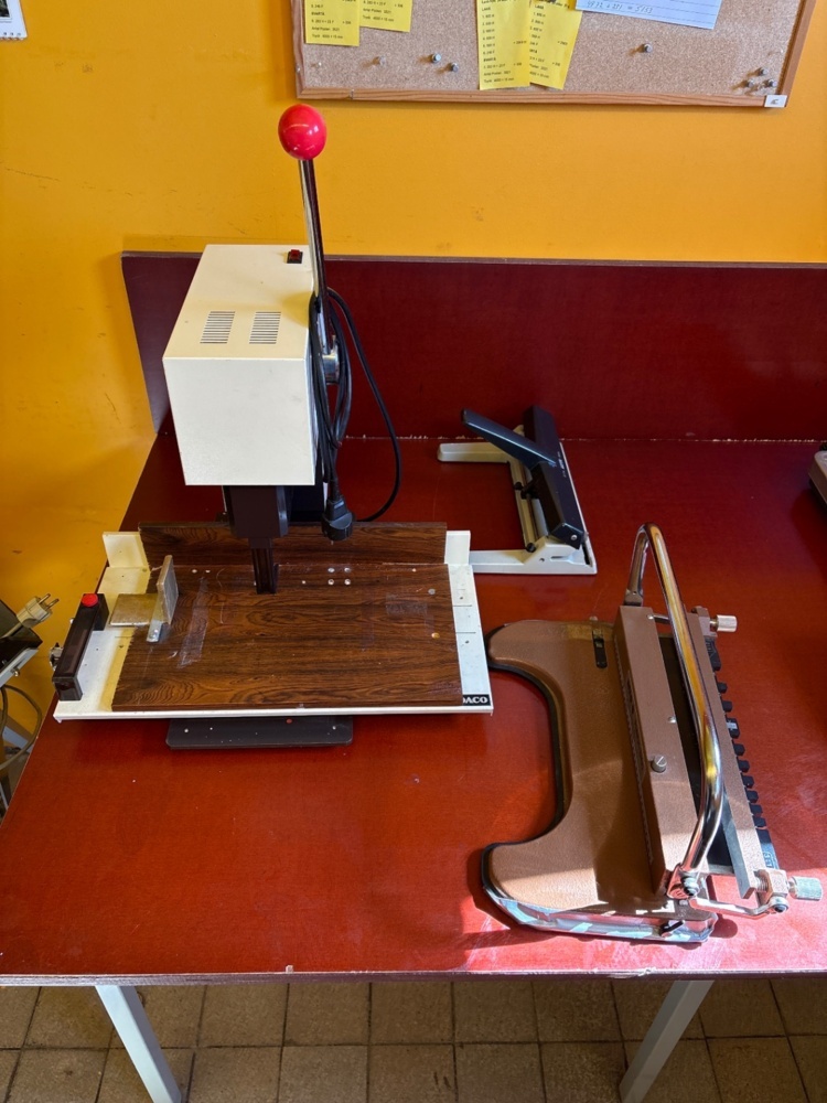 1535993-1 Paper drilling machine and punching and binding machine with accessories - Wire-O / Lindaco