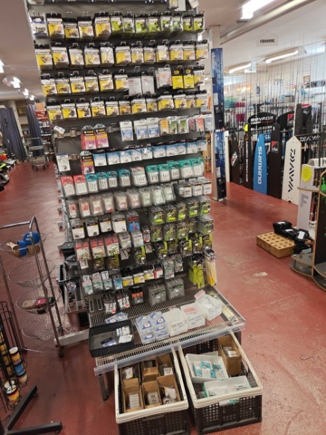 1485589-1 Lot of fishing hooks and fishing accessories Wiggler, Owner, etc.