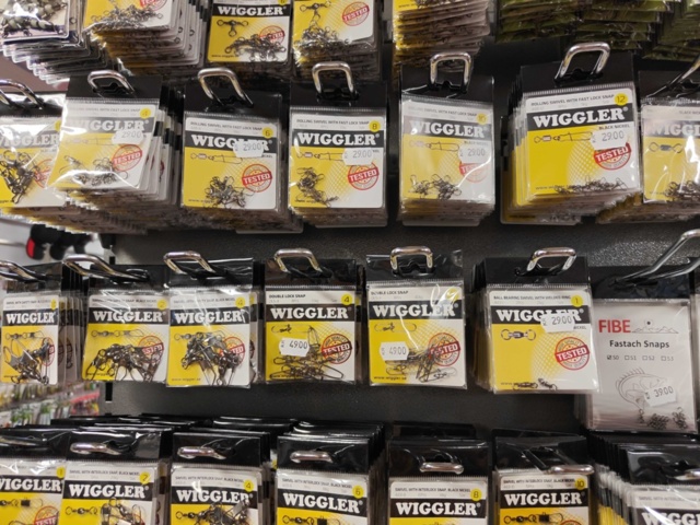 1485589-13 Lot of fishing hooks and fishing accessories Wiggler, Owner, etc.
