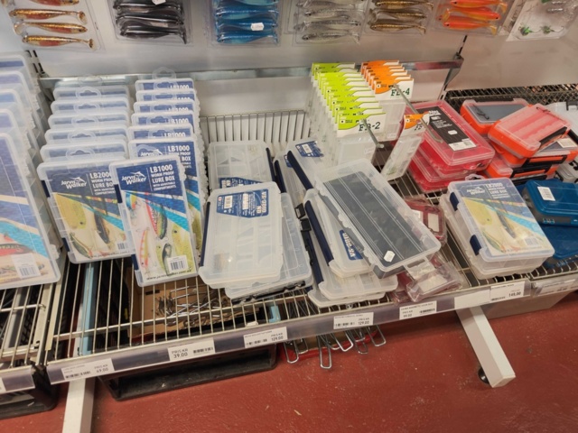 1485590-26 Lot of fishing tackle and fishing accessories