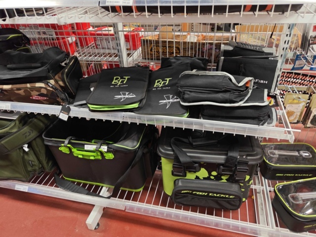 1485591-2 Fiskeväskor 47 st - Rapala, iFish, BFT, Berkley, m.m.