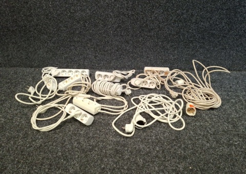 11 power strips & extension cords