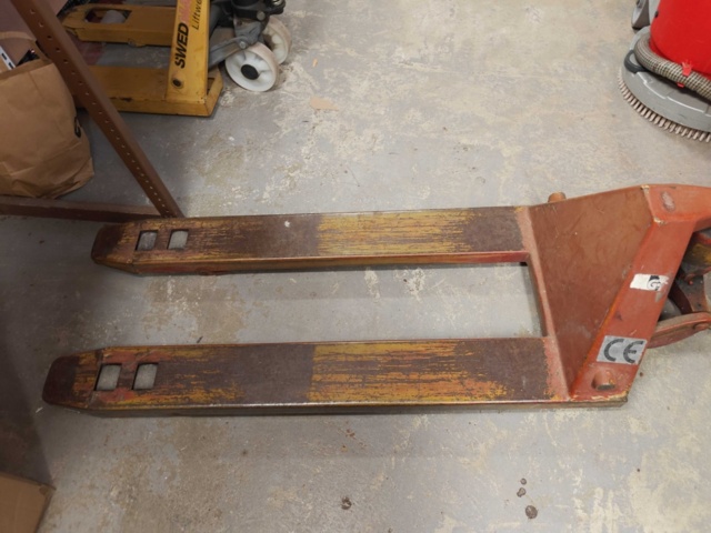1485596-3 Pallet truck - WTC Pallet Truck FA2500