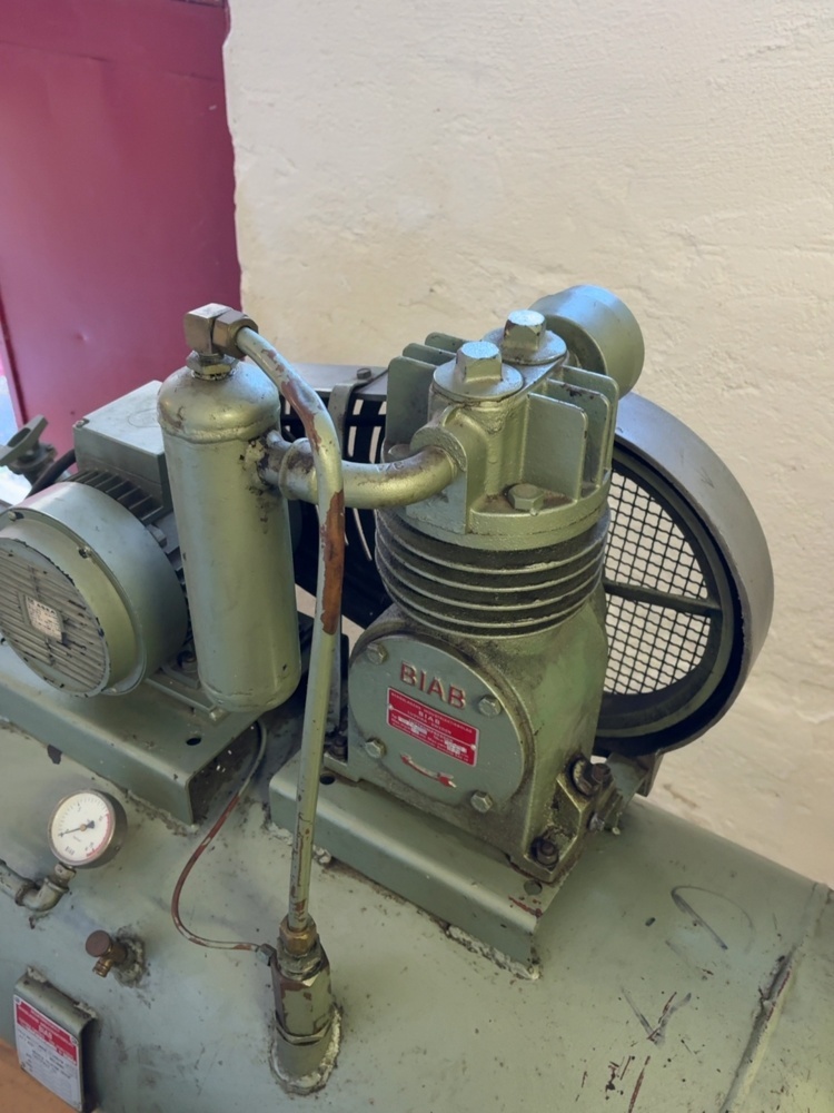 1536000-2 Air compressor - BIAB KTTÄ 300/250 -1974