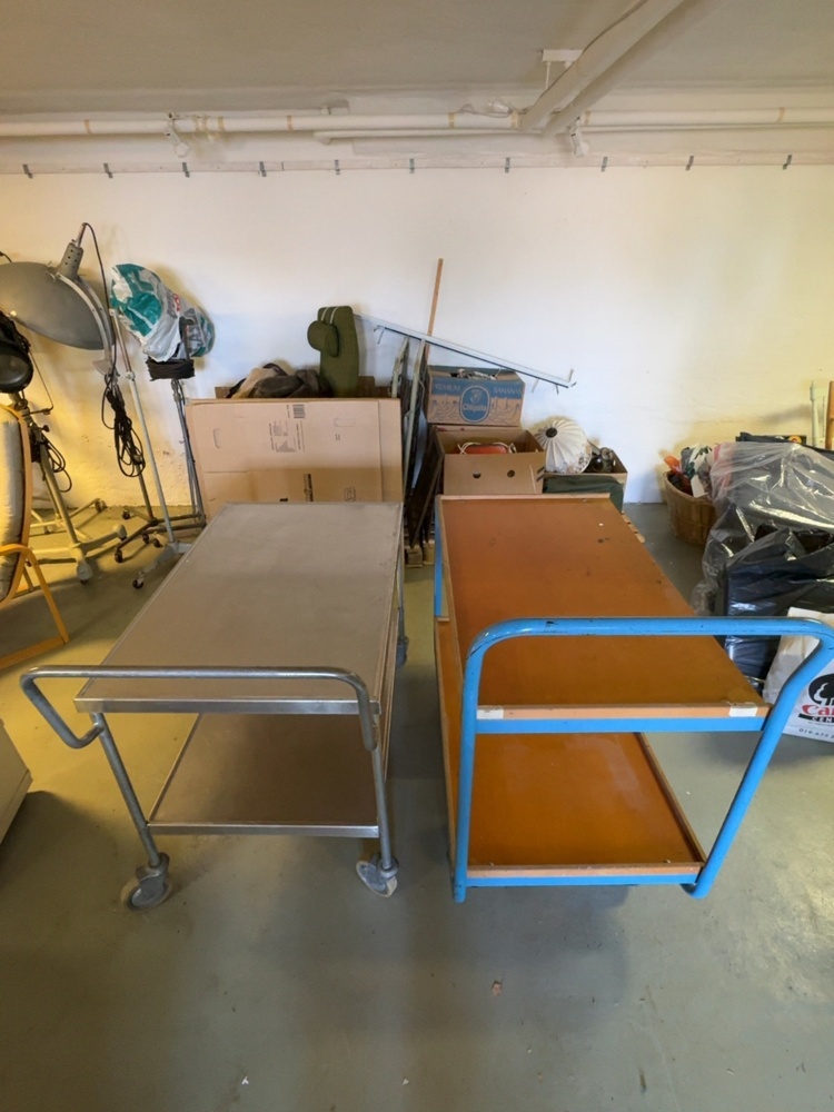 1536002-1 Trolleys 2 pcs