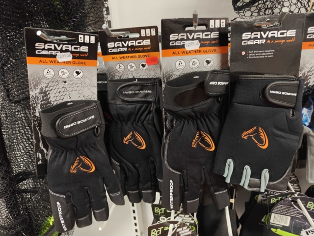 1485604-2 Collection of fishing and leisure gloves - Savage Gear, iFish