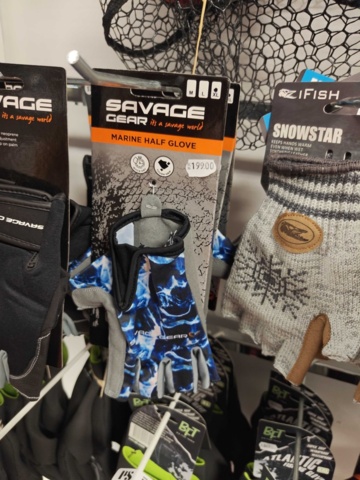 1485604-4 Collection of fishing and leisure gloves - Savage Gear, iFish