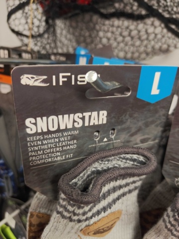 1485604-6 Collection of fishing and leisure gloves - Savage Gear, iFish