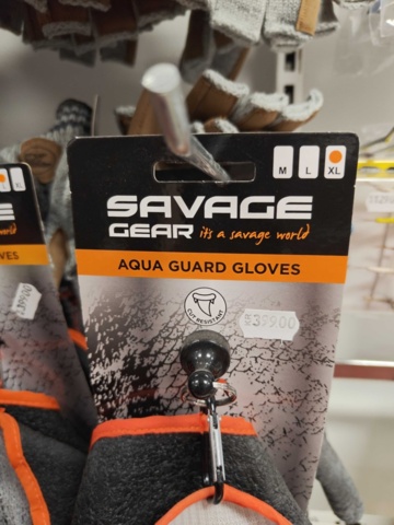 1485604-10 Collection of fishing and leisure gloves - Savage Gear, iFish