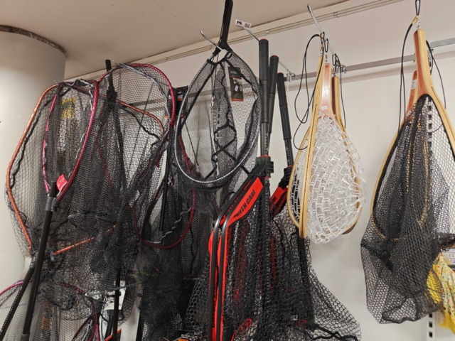 1485605-1 Fishing nets approx. 18 Savage Gear, Fladen, etc