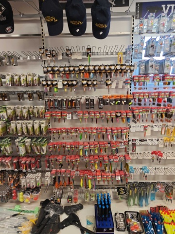 1485606-5 Large batch of fishing equipment
