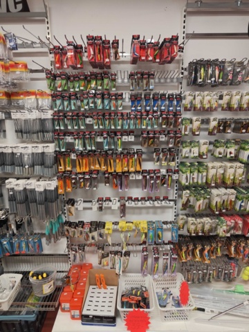 1485606-7 Large batch of fishing equipment
