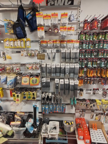 1485606-8 Large batch of fishing equipment