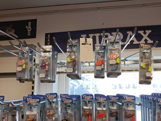 1485606-27 Large batch of fishing equipment