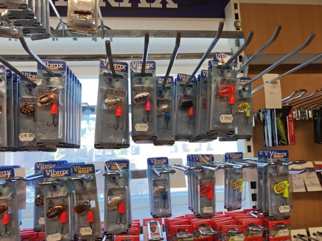 1485606-29 Large batch of fishing equipment
