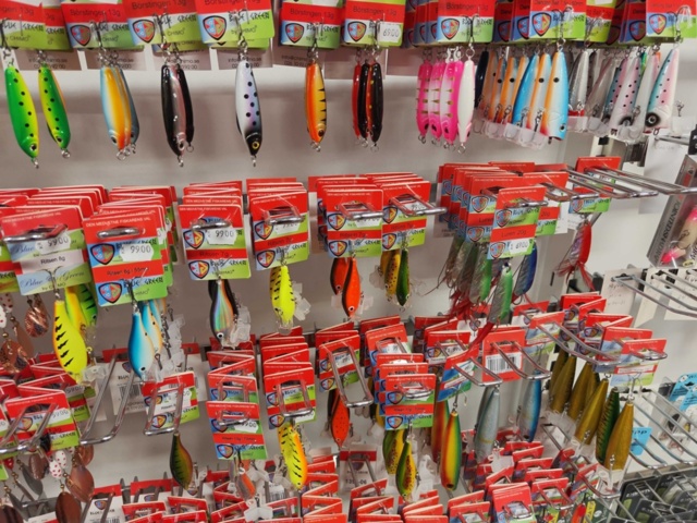 1485606-47 Large batch of fishing equipment