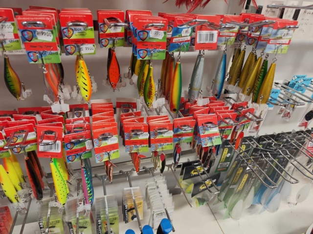 1485606-48 Large batch of fishing equipment
