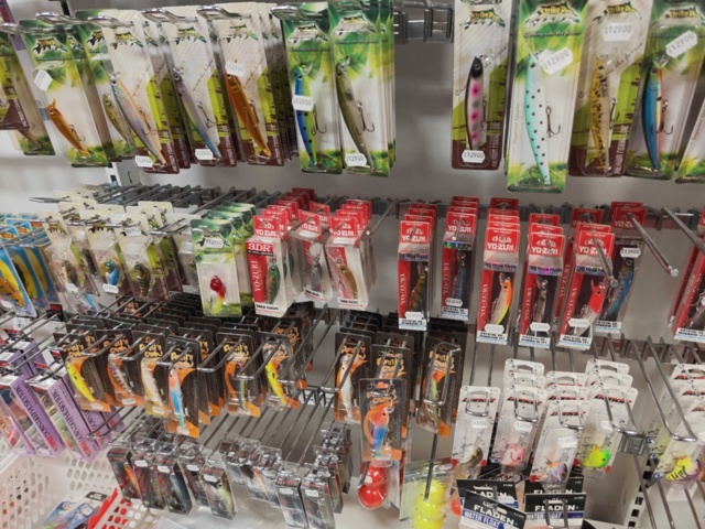 1485606-54 Large batch of fishing equipment