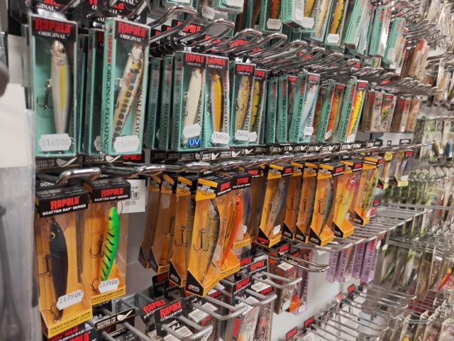 1485606-67 Large batch of fishing equipment