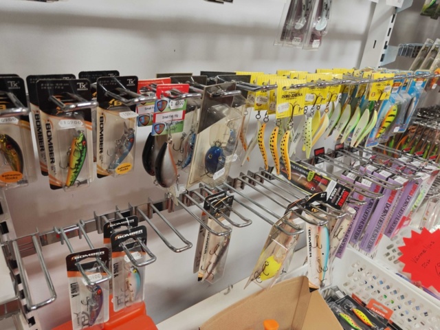 1485606-73 Large batch of fishing equipment
