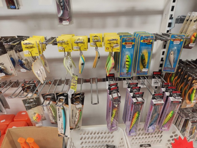 1485606-74 Large batch of fishing equipment