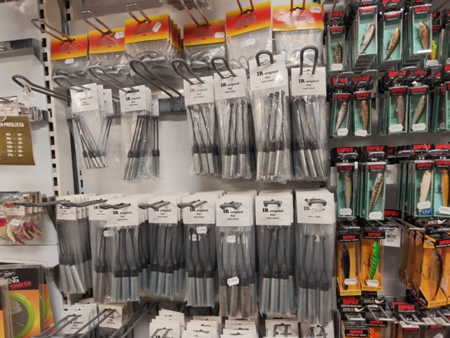 1485606-79 Large batch of fishing equipment