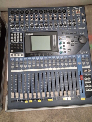 1561149-3 Digital mixer - Yamaha 01V96, 16 kanaler, flightcase