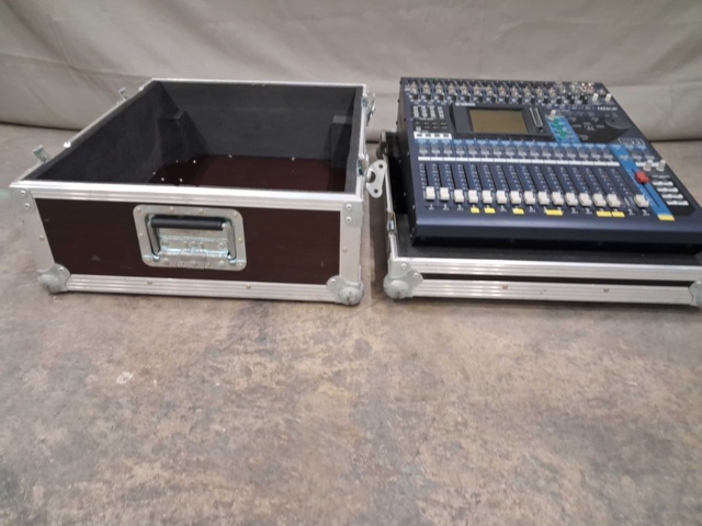 1561149-5 Digital mixer - Yamaha 01V96, 16 kanaler, flightcase