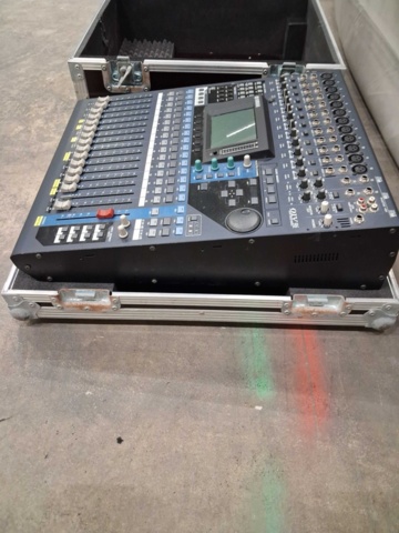 1561149-8 Digital mixer - Yamaha 01V96, 16 kanaler, flightcase