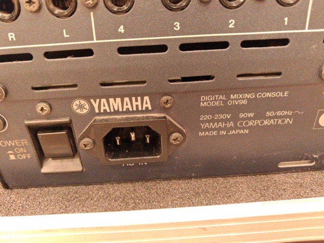 1561149-10 Digital mixer - Yamaha 01V96, 16 kanaler, flightcase