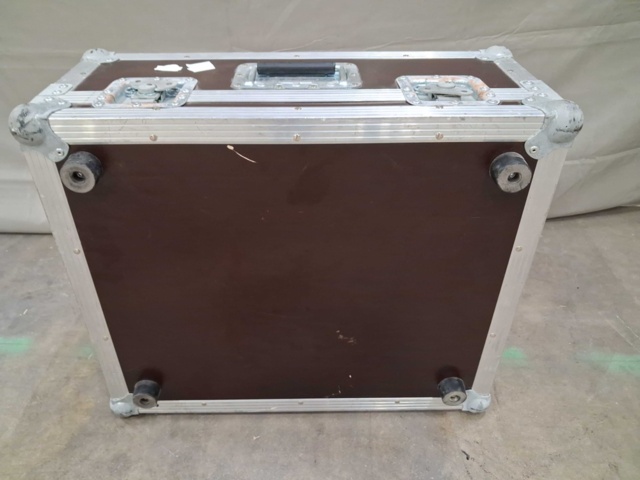 1561149-12 Digital mixer - Yamaha 01V96, 16 kanaler, flightcase