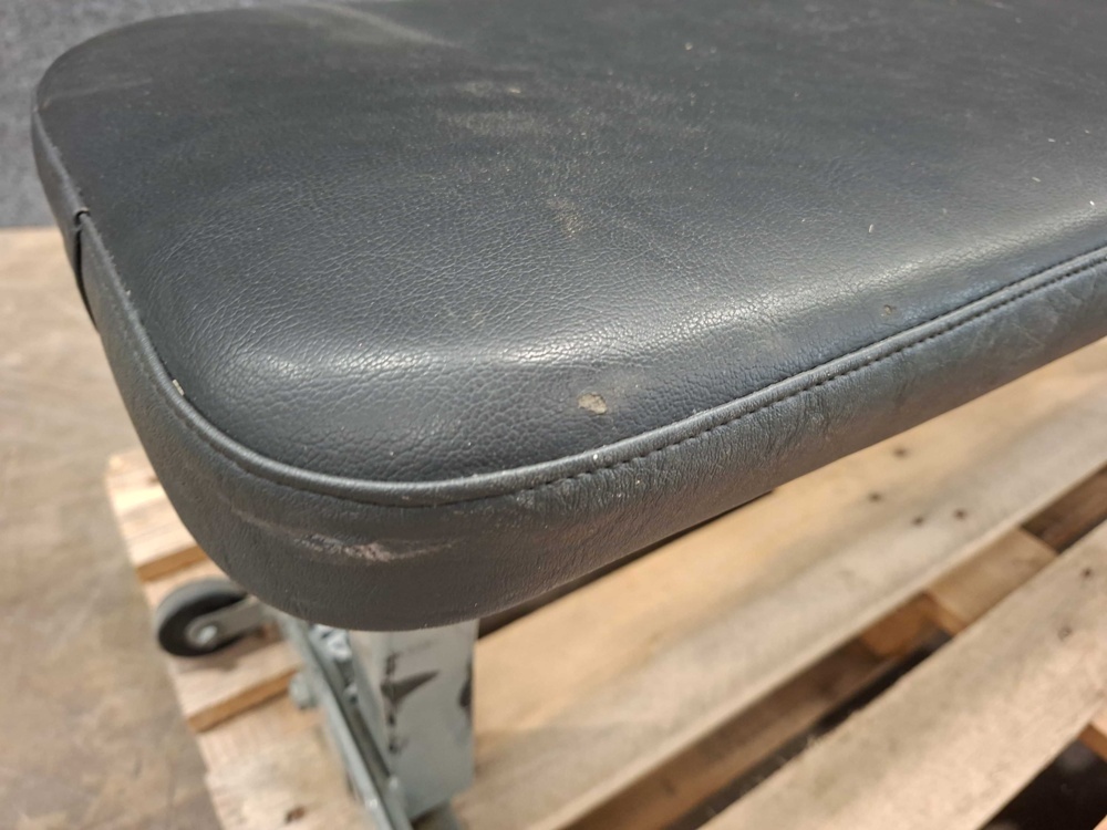 1570966-2 Nautilus weight bench