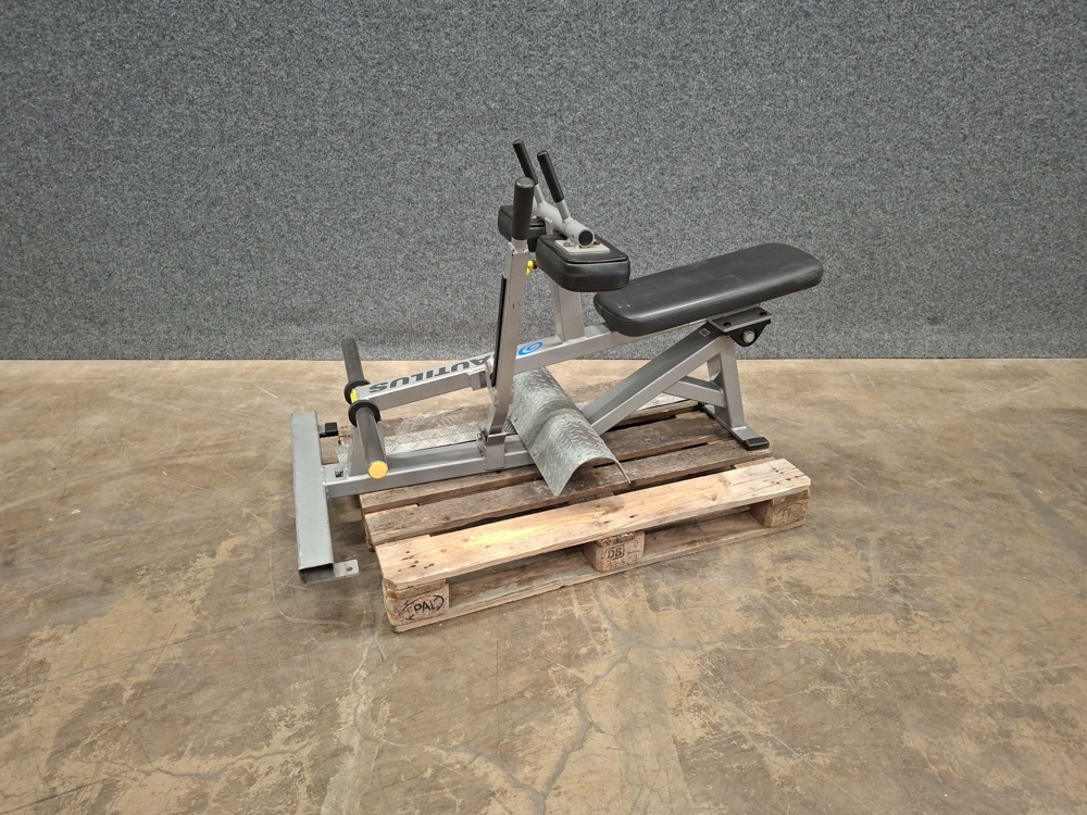 1570974-1 Seated Calf Press Nautilus