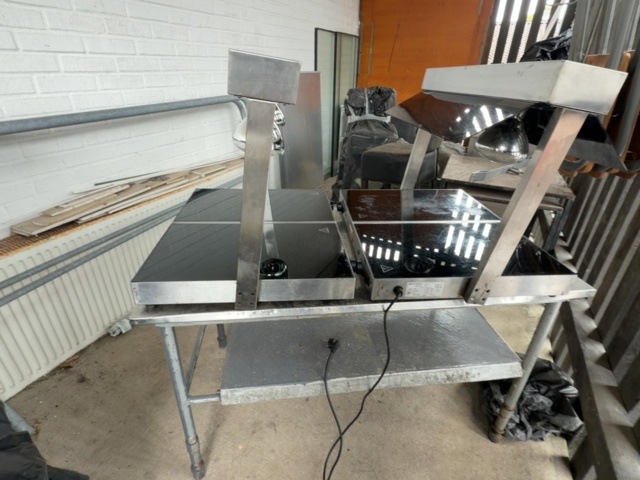 1531326-2 Electric hot plates with heat lamps, 2 pcs - GGM Gastro WPK75 - 2015