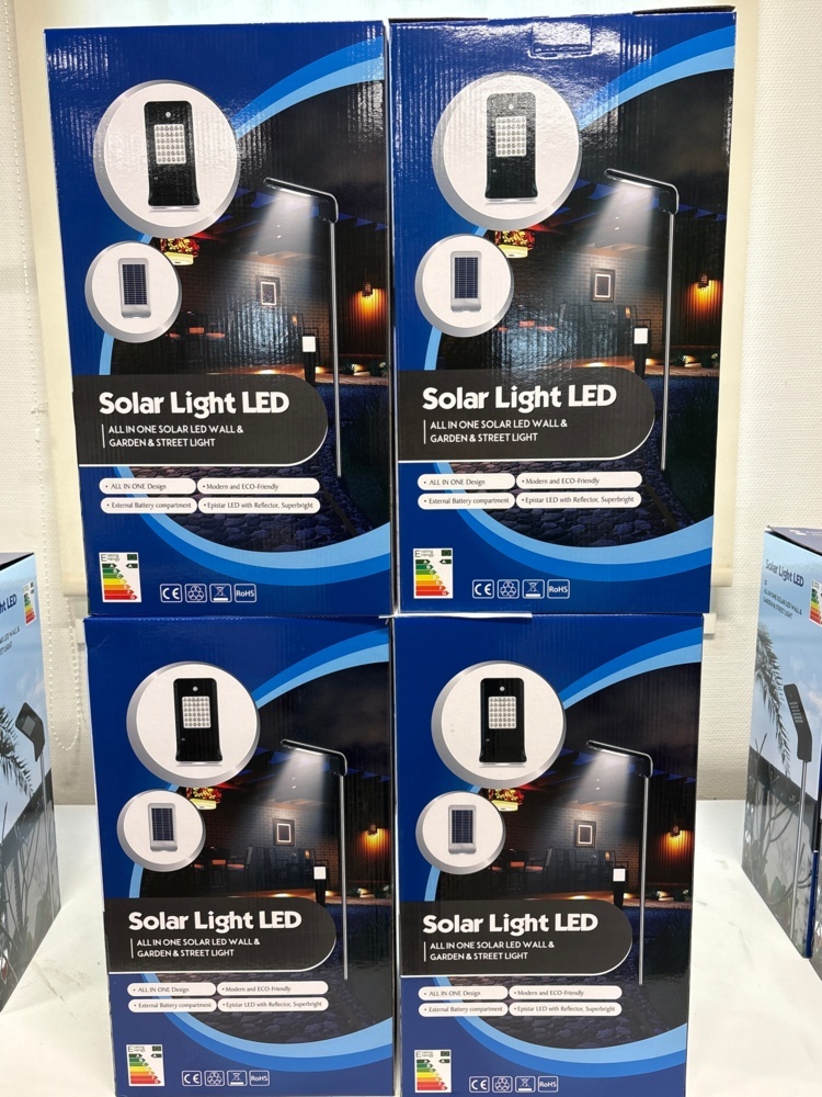 1464161-1 Solar-powered LED lamp for wall or post 4 pcs