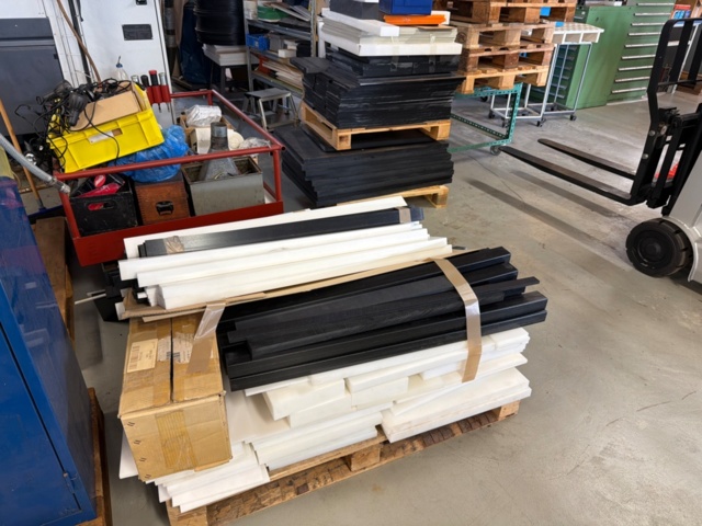 1540854-1 Various plastic materials