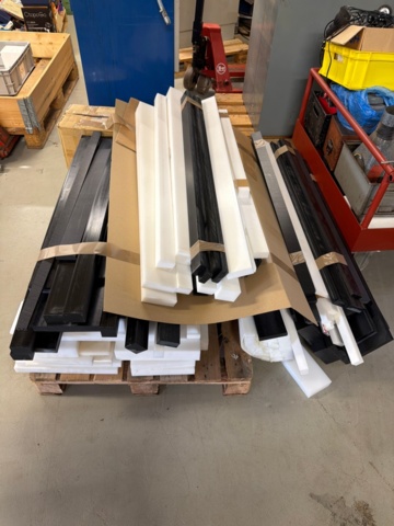1540854-2 Various plastic materials