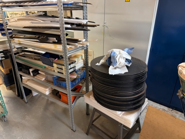 1540854-4 Various plastic materials