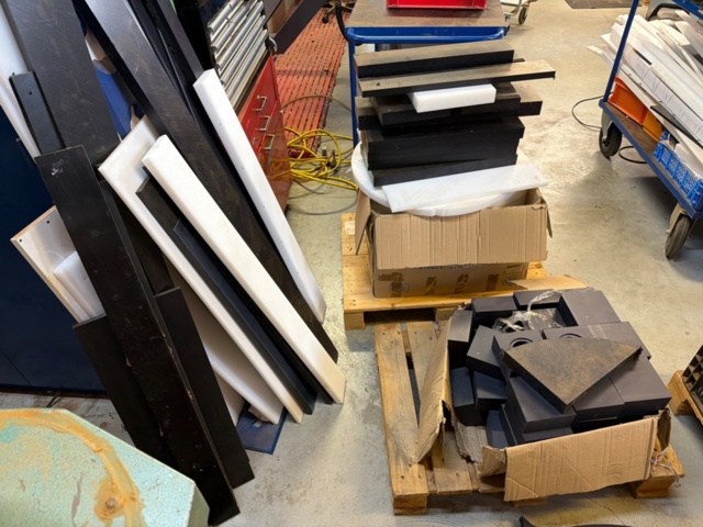 1540854-6 Various plastic materials