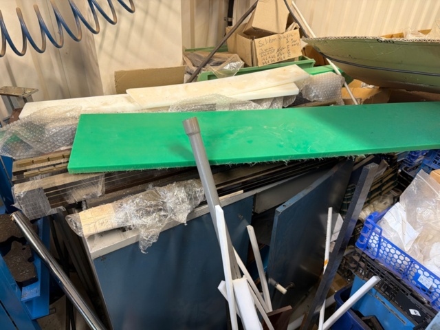 1540854-8 Various plastic materials