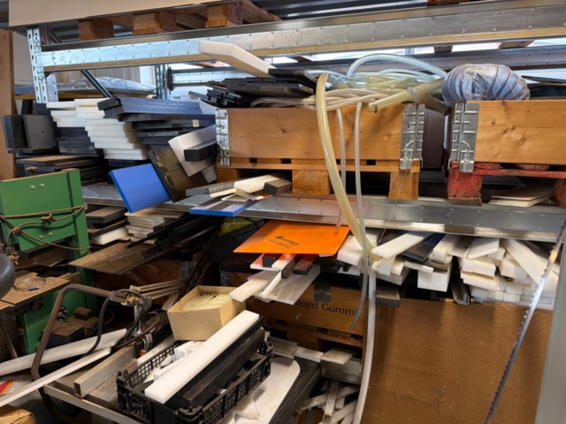 1540854-10 Various plastic materials