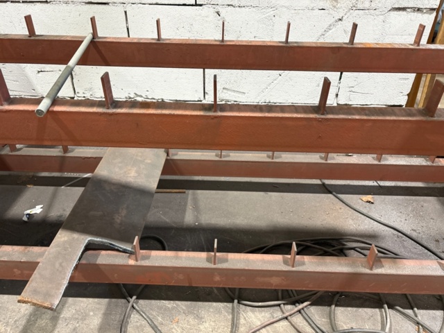 1546134-7 Metal cutting with rack and roller conveyor
