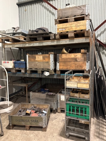 1546135-1 Pallet racking and various materials