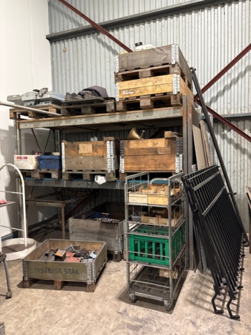 1546135-2 Pallet racking and various materials